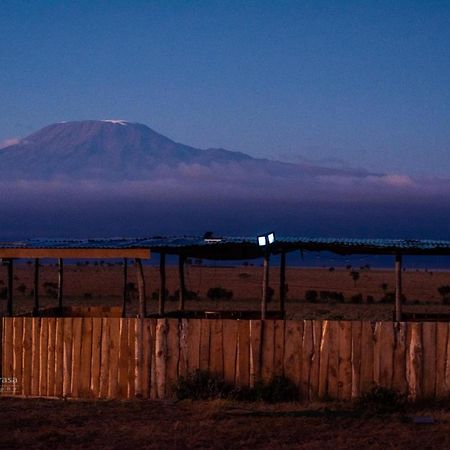 Апартаменты Amboseli Redhouse Экстерьер фото