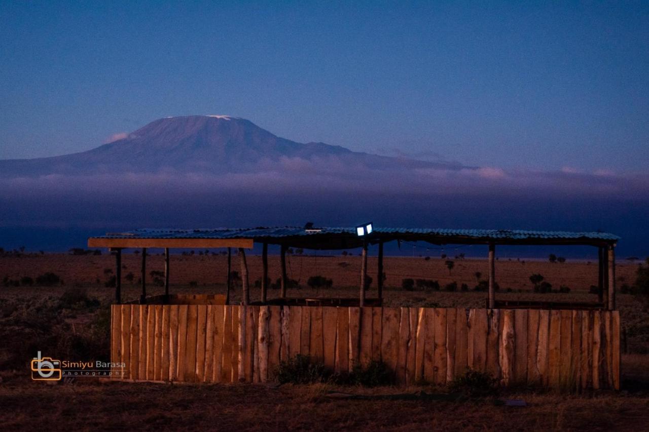 Апартаменты Amboseli Redhouse Экстерьер фото