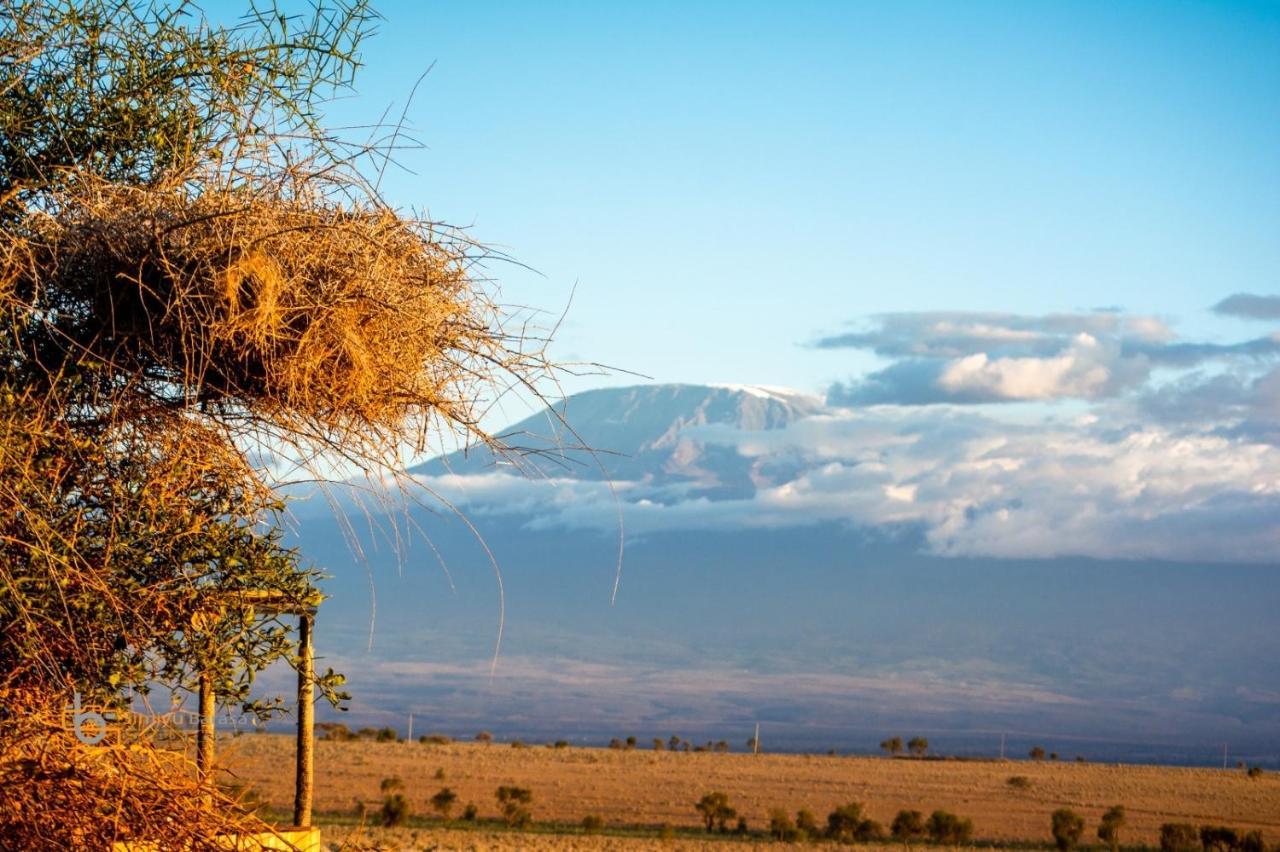 Апартаменты Amboseli Redhouse Экстерьер фото